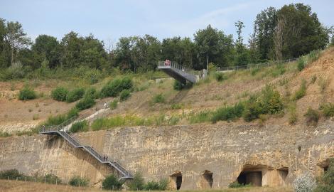 De ENCI-groeve, in 2017 teruggeven aan de natuur, biedt thans de mogelijkheid voor een ‘geologische tijdreis’. © LimburgsLandschap.nl